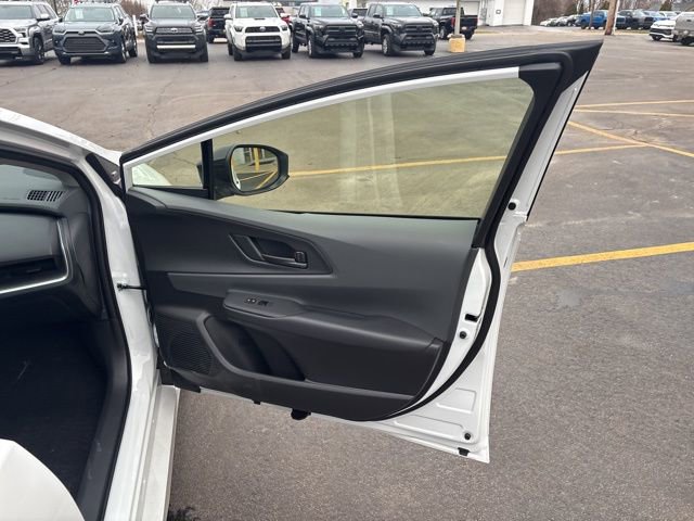 New 2026 Toyota Prius LE image 28