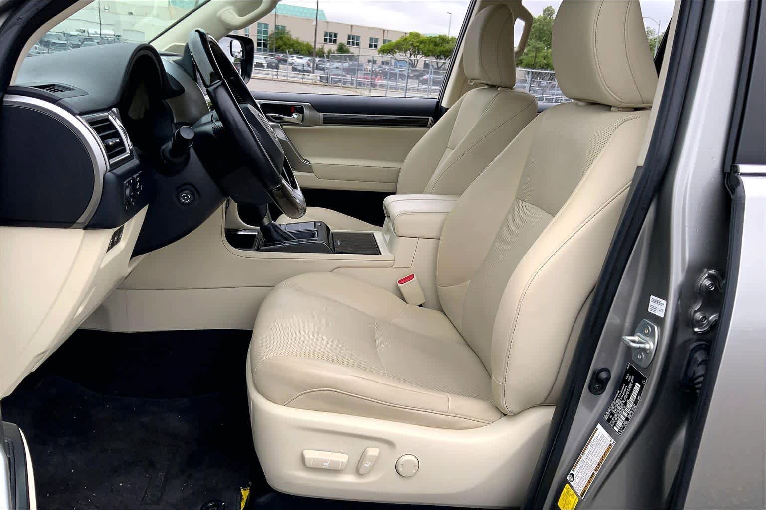 Used 2022 Lexus GX 460 Premium w/ Accessory Package AWD/4WD image 8