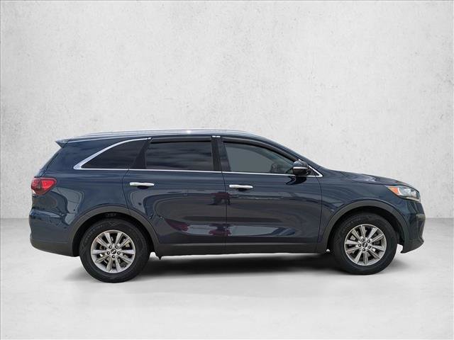 Used 2019 Kia Sorento LX w/ LX Convenience Package image 4