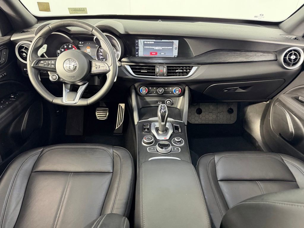 Used 2022 Alfa Romeo Stelvio Sprint RWD image 12