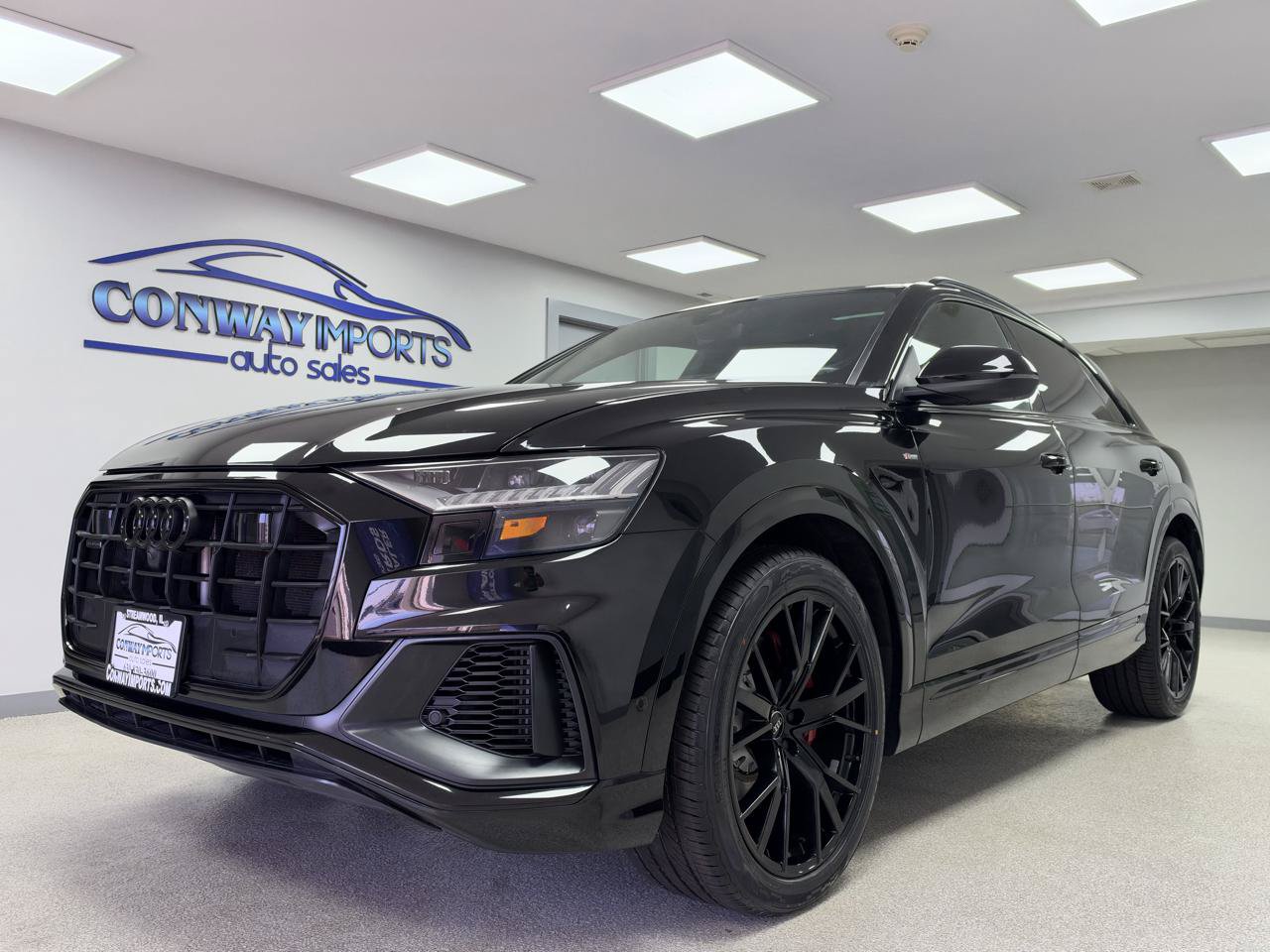 Used 2023 Audi Q8 Prestige w/ Prestige Package AWD/4WD image 1