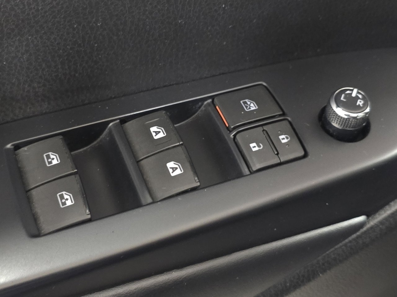 Certified 2019 Toyota Highlander XLE image 25