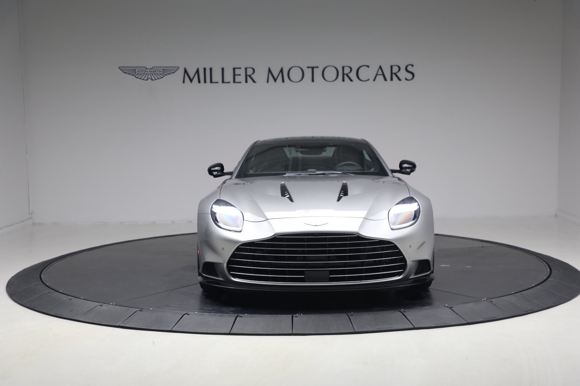 New 2026 Aston Martin Vanquish RWD image 12