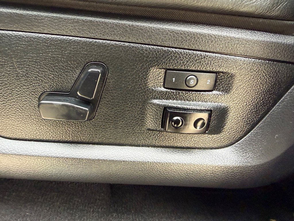 Used 2017 RAM 3500 Laramie Longhorn image 21