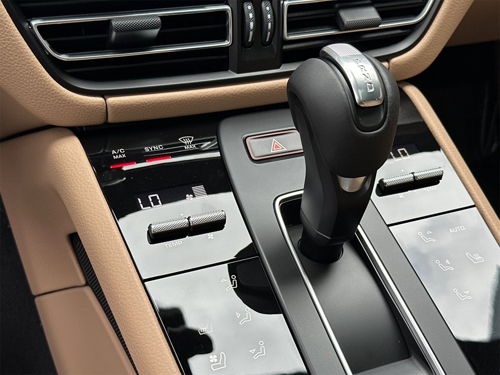 New 2026 Porsche Macan image 25