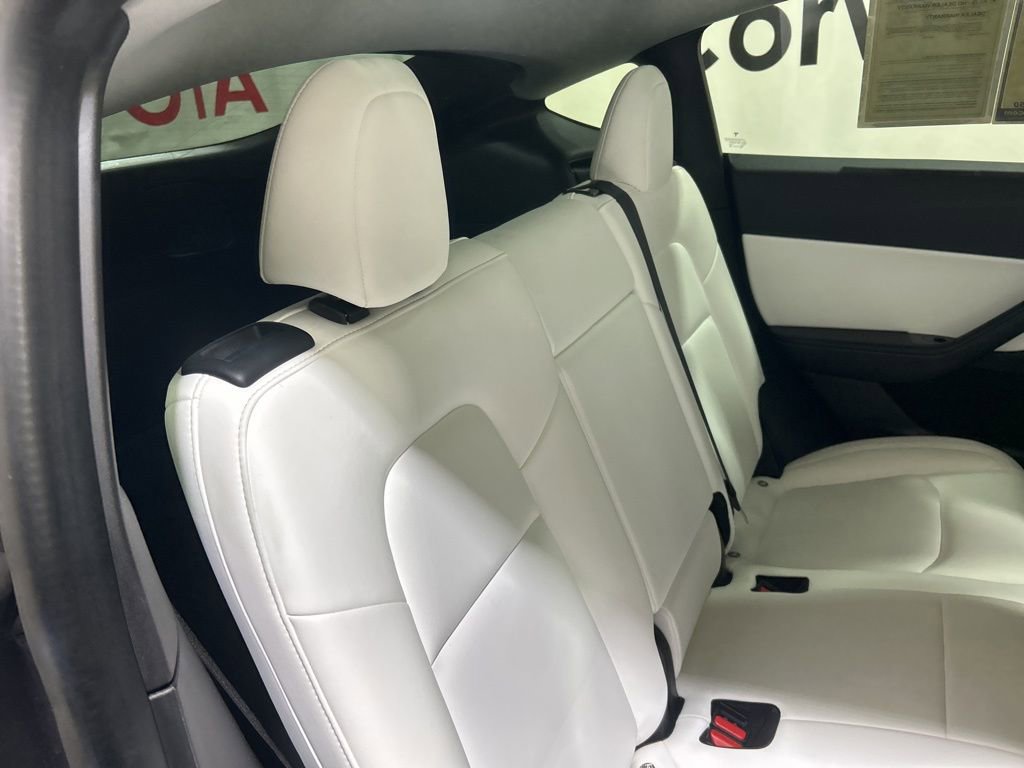 Used 2020 Tesla Model Y Long Range image 19