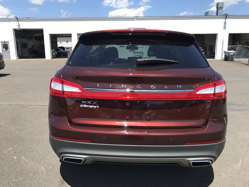 Used 2016 Lincoln MKX Reserve w/ Climate Package AWD/4WD image 4