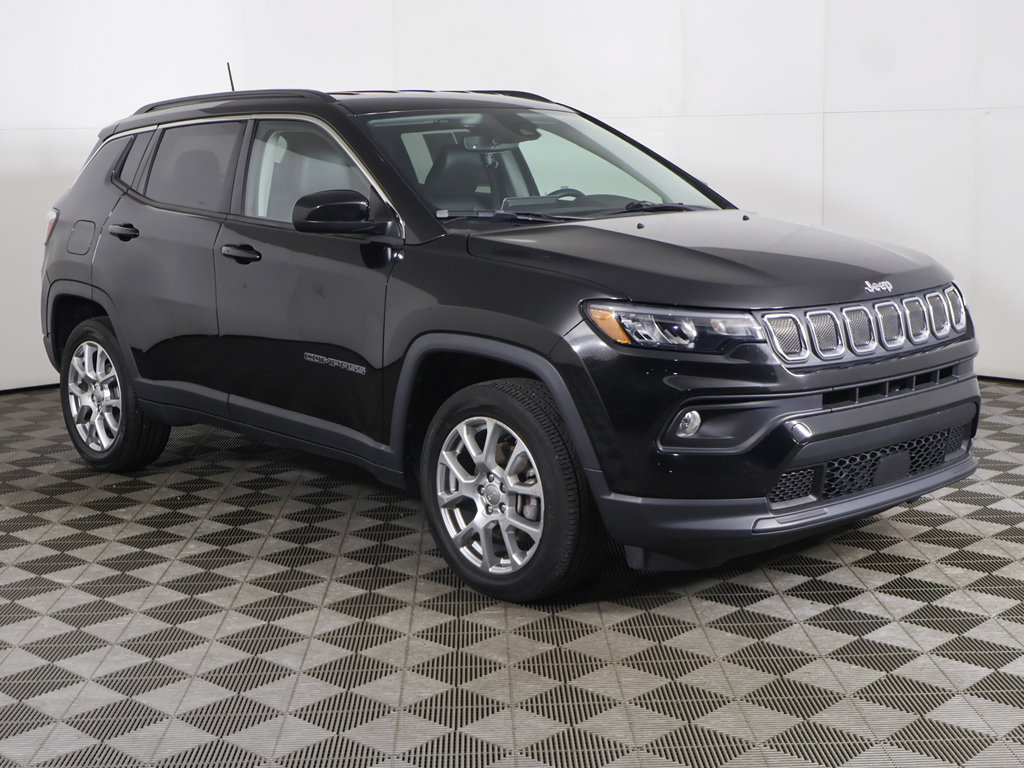 Used 2022 Jeep Compass Latitude AWD/4WD image 2