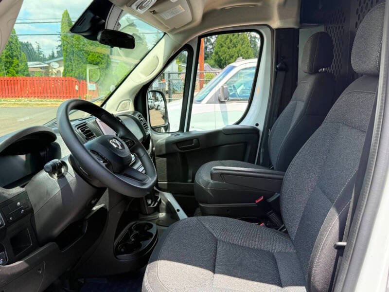 Used 2025 RAM ProMaster 2500 w/ U-Haul Equipment Group FWD image 15