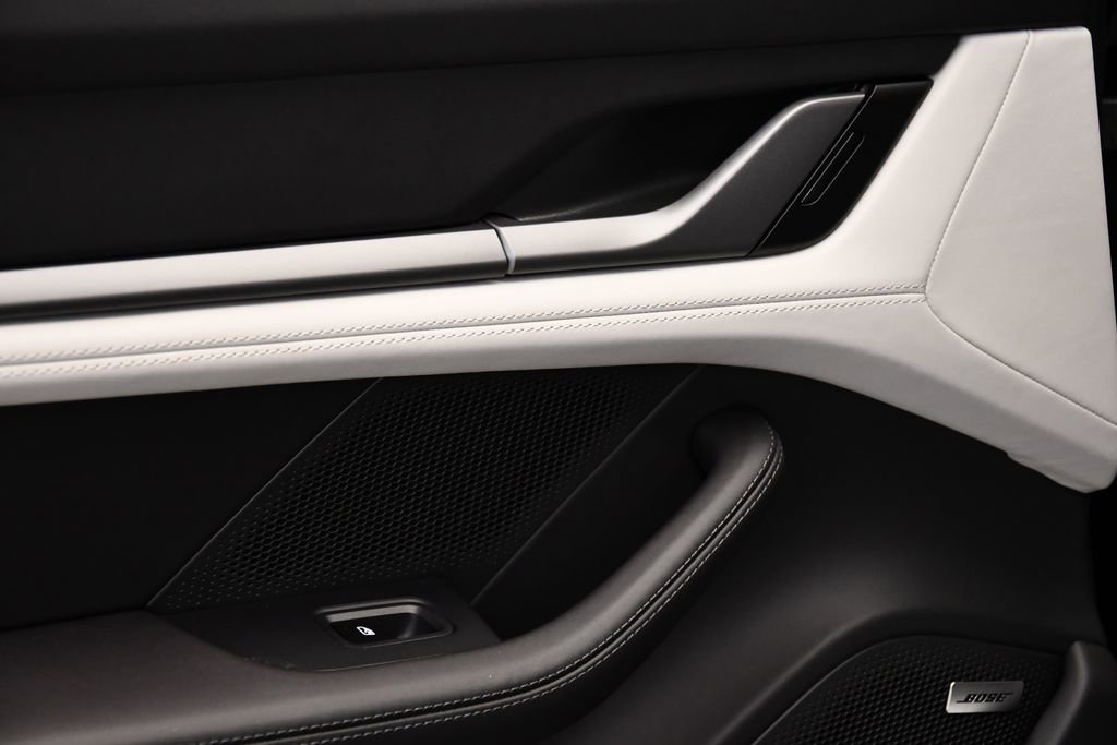 Used 2025 Porsche Taycan image 41
