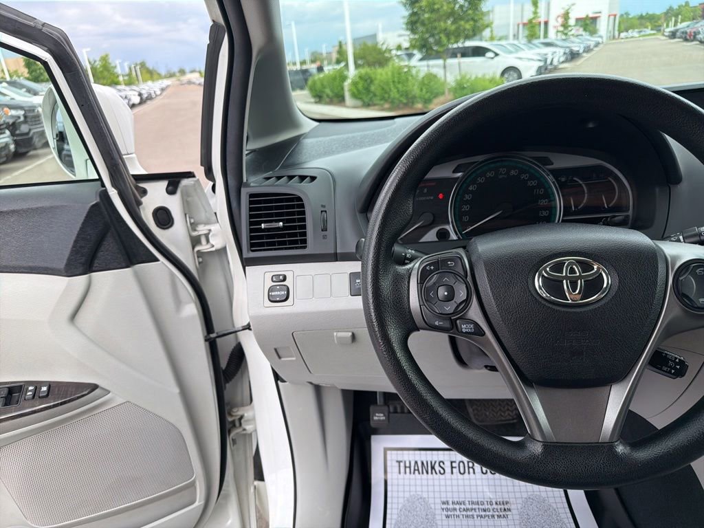 Used 2015 Toyota Venza LE AWD/4WD image 26