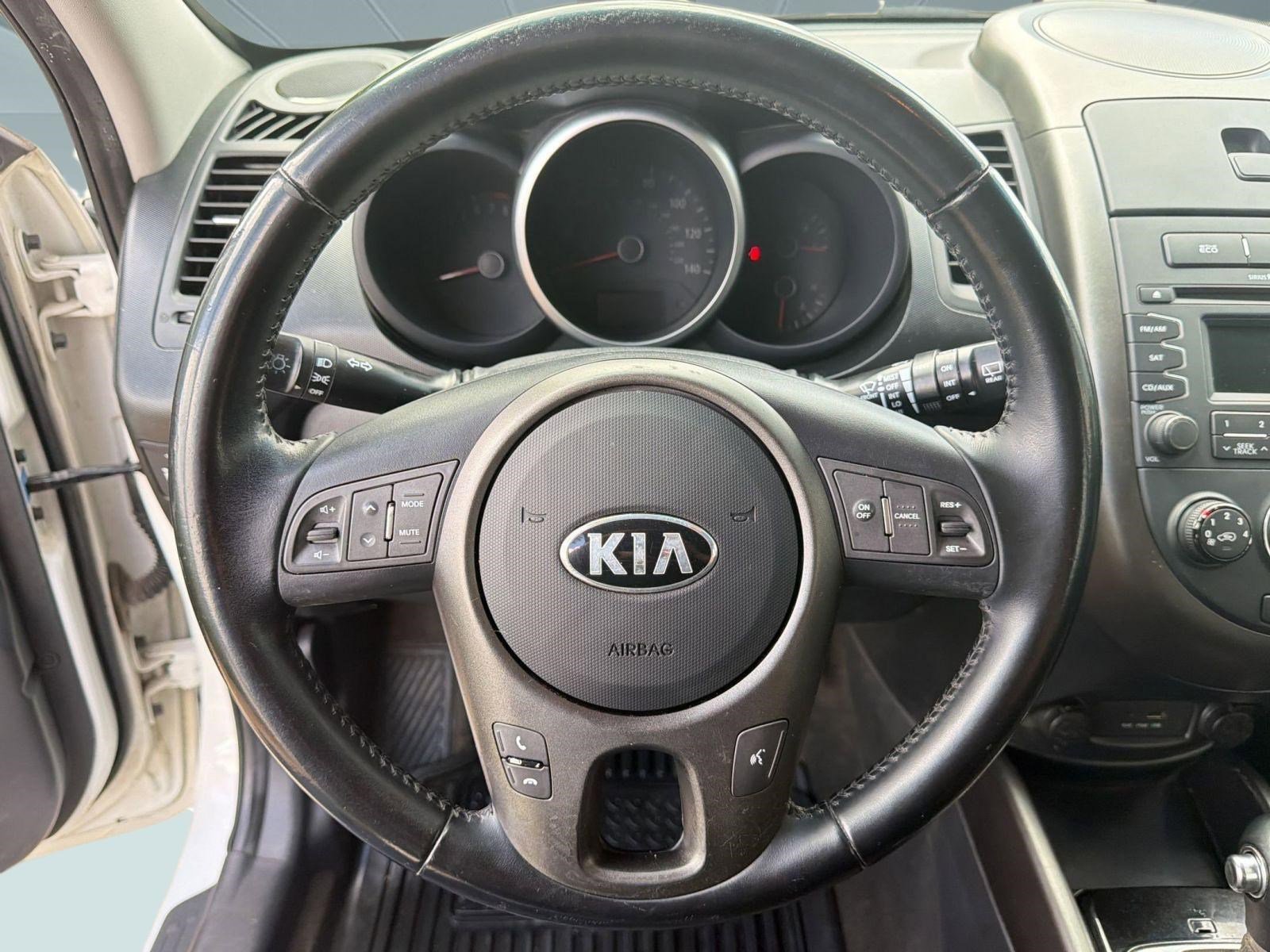 Used 2013 Kia Soul + FWD image 16