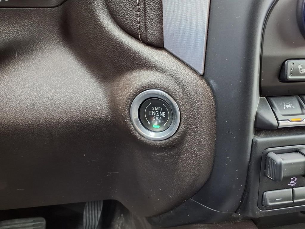 Used 2020 GMC Sierra 1500 SLT w/ SLT Premium Plus Package AWD/4WD image 8