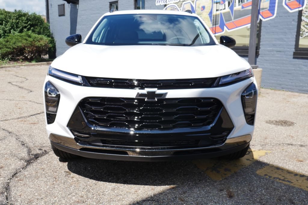 New 2026 Chevrolet Trax ACTIV w/ Driver Confidence Package FWD image 2