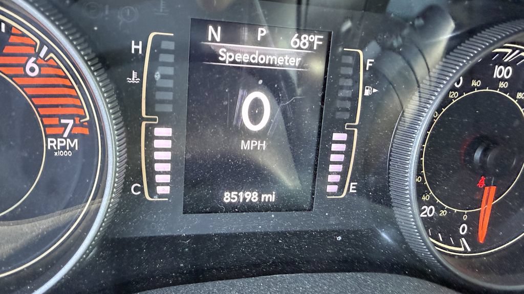 Used 2019 Jeep Cherokee Latitude Plus w/ Cold Weather Group AWD/4WD image 4
