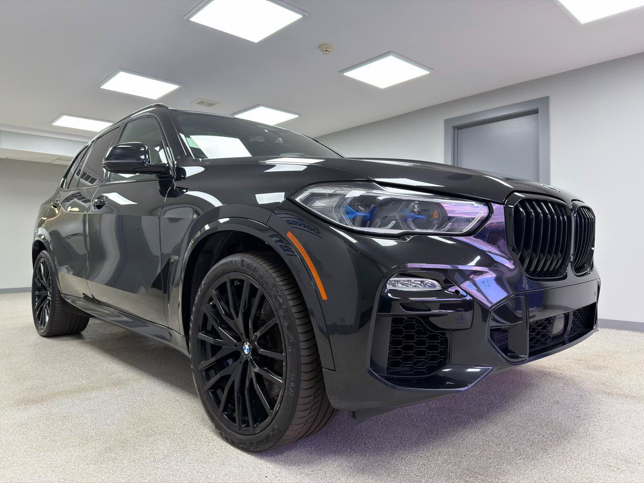 Used 2021 BMW X5 M50i w/ Executive Package AWD/4WD image 4