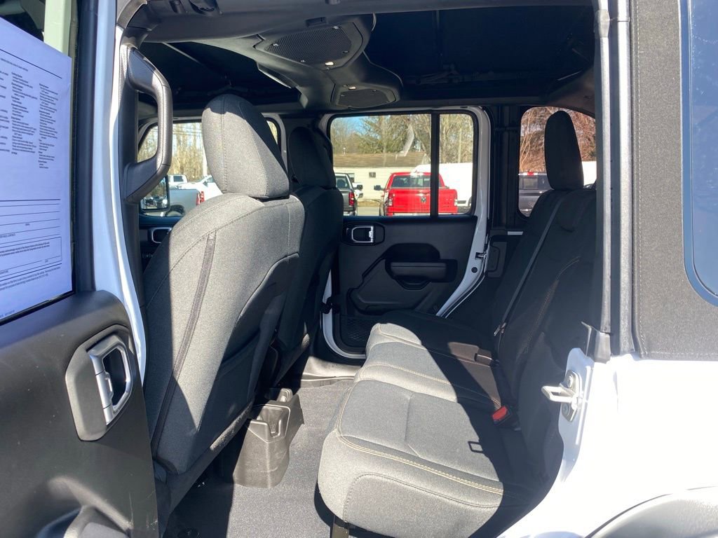 Used 2024 Jeep Wrangler Willys image 18