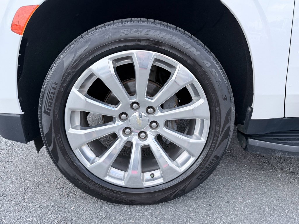 Used 2021 Chevrolet Suburban Premier w/ Premium Package image 34