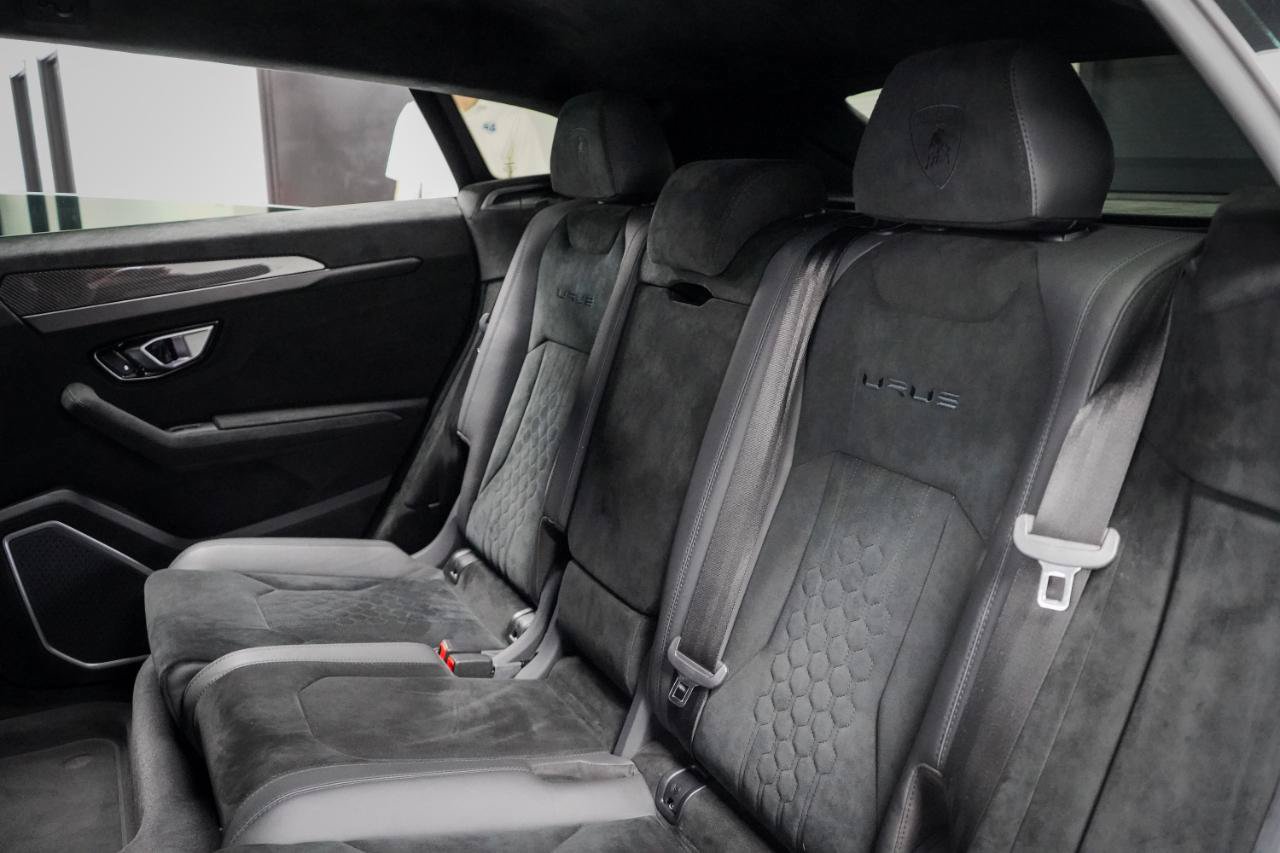 Used 2023 Lamborghini Urus Performante AWD/4WD image 38