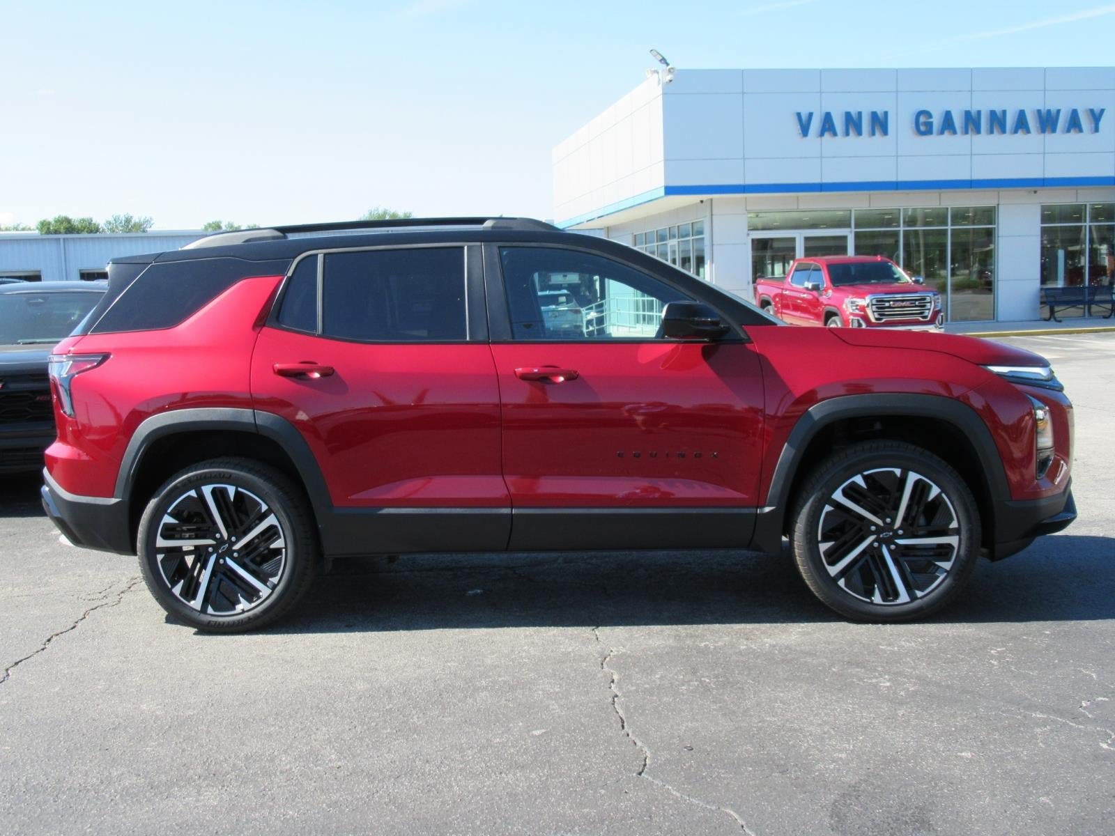 New 2026 Chevrolet Equinox RS w/ Convenience Package III FWD image 4