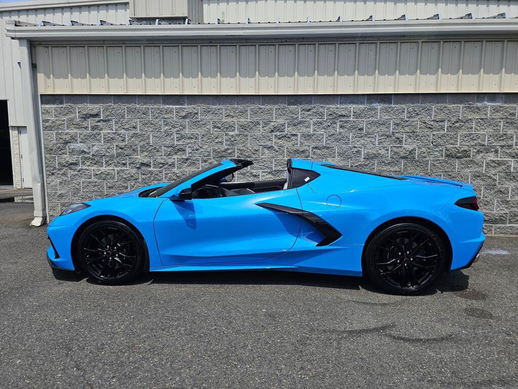 Used 2024 Chevrolet Corvette Stingray Preferred Cpe w/ 2LT RWD image 3