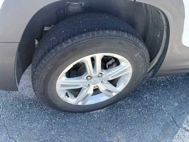 Used 2022 GMC Terrain SLE w/ Driver Convenience Package AWD/4WD image 9