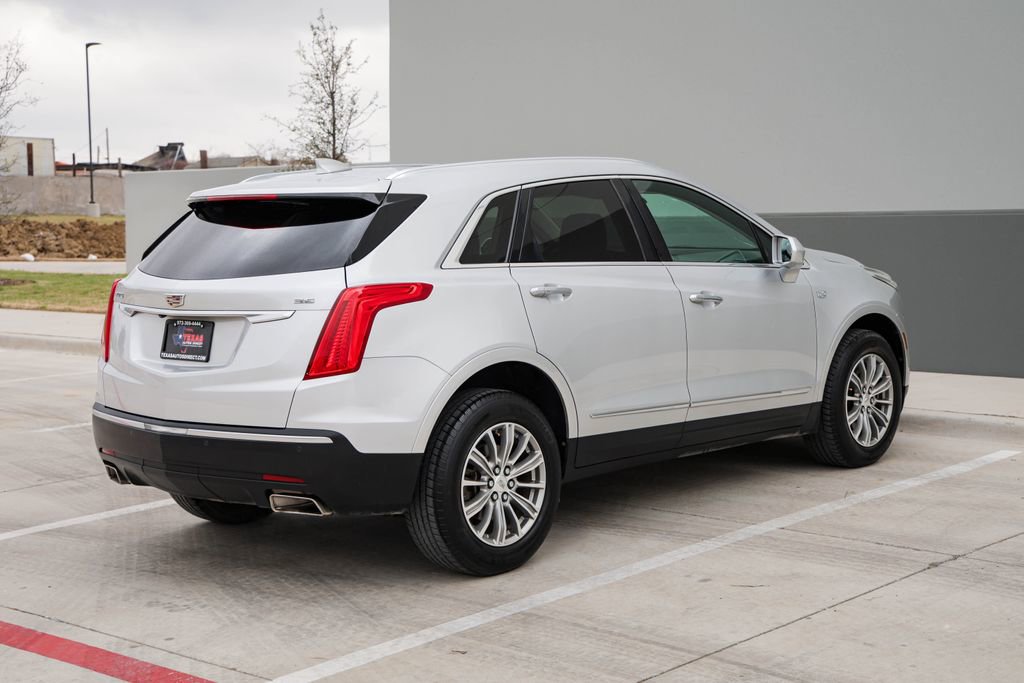 Used 2017 Cadillac XT5 Luxury w/ Driver Awareness Package FWD image 7