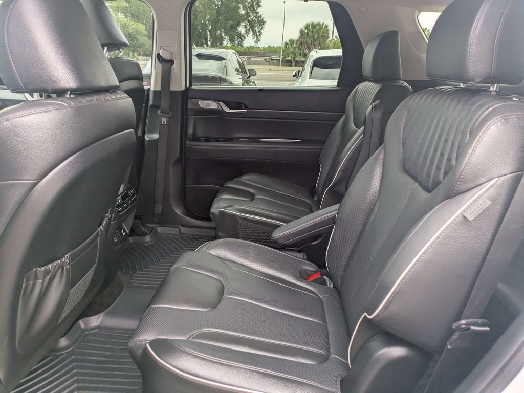 Used 2024 Hyundai Palisade Limited FWD image 14