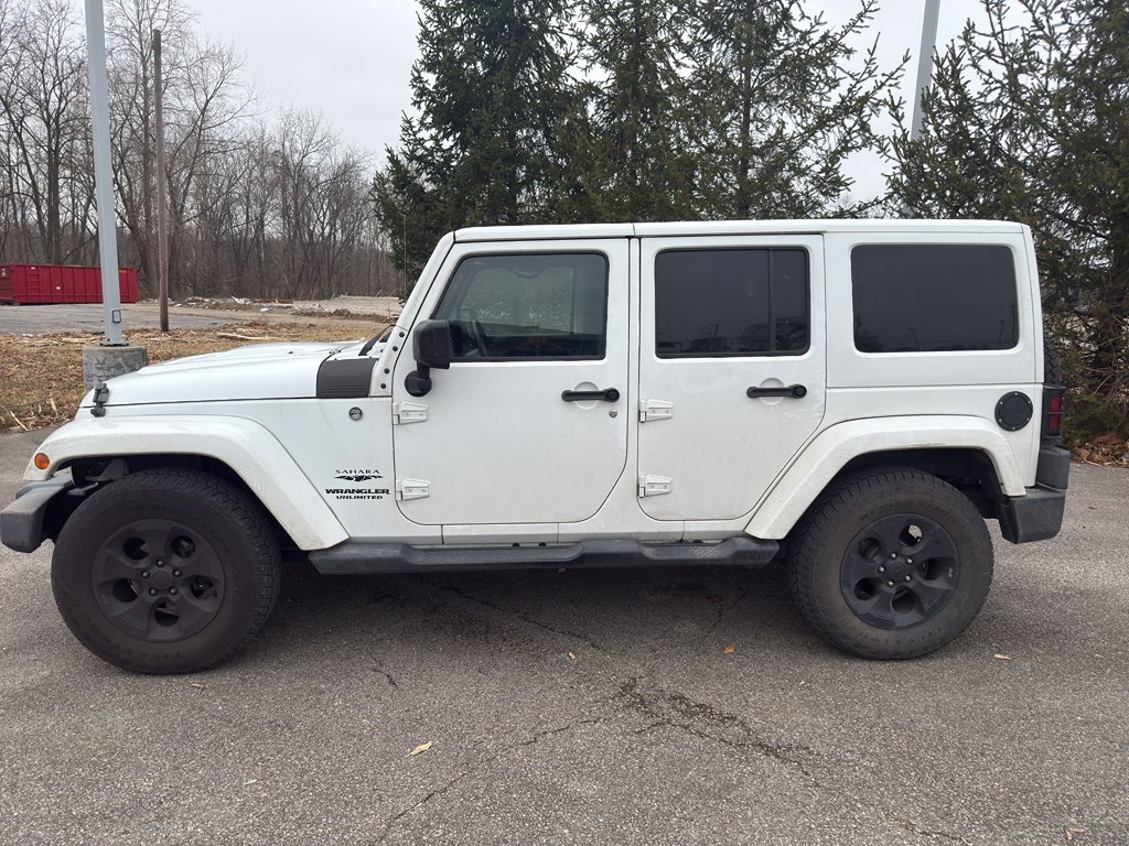 Used 2015 Jeep Wrangler Unlimited Sahara image 3