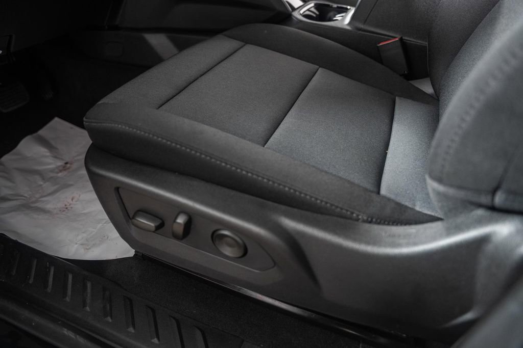 New 2026 Chevrolet Colorado W/T w/ WT Custom Package image 31