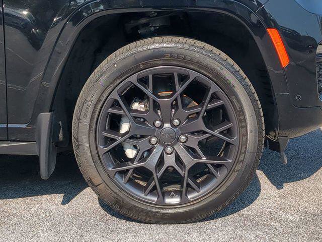 Certified 2024 Jeep Grand Cherokee Summit AWD/4WD image 11