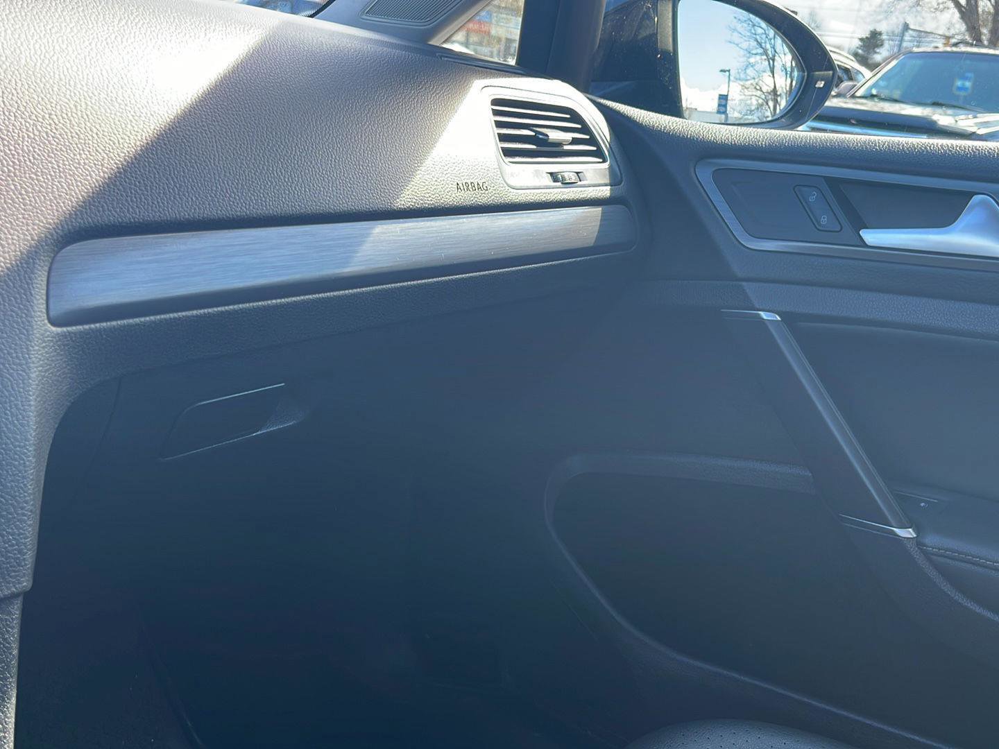 Used 2021 Volkswagen Golf 4-Door image 34