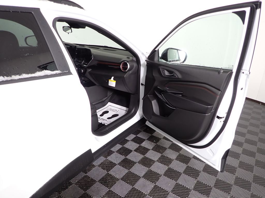 New 2026 Chevrolet Trax RS w/ Driver Confidence Package image 28