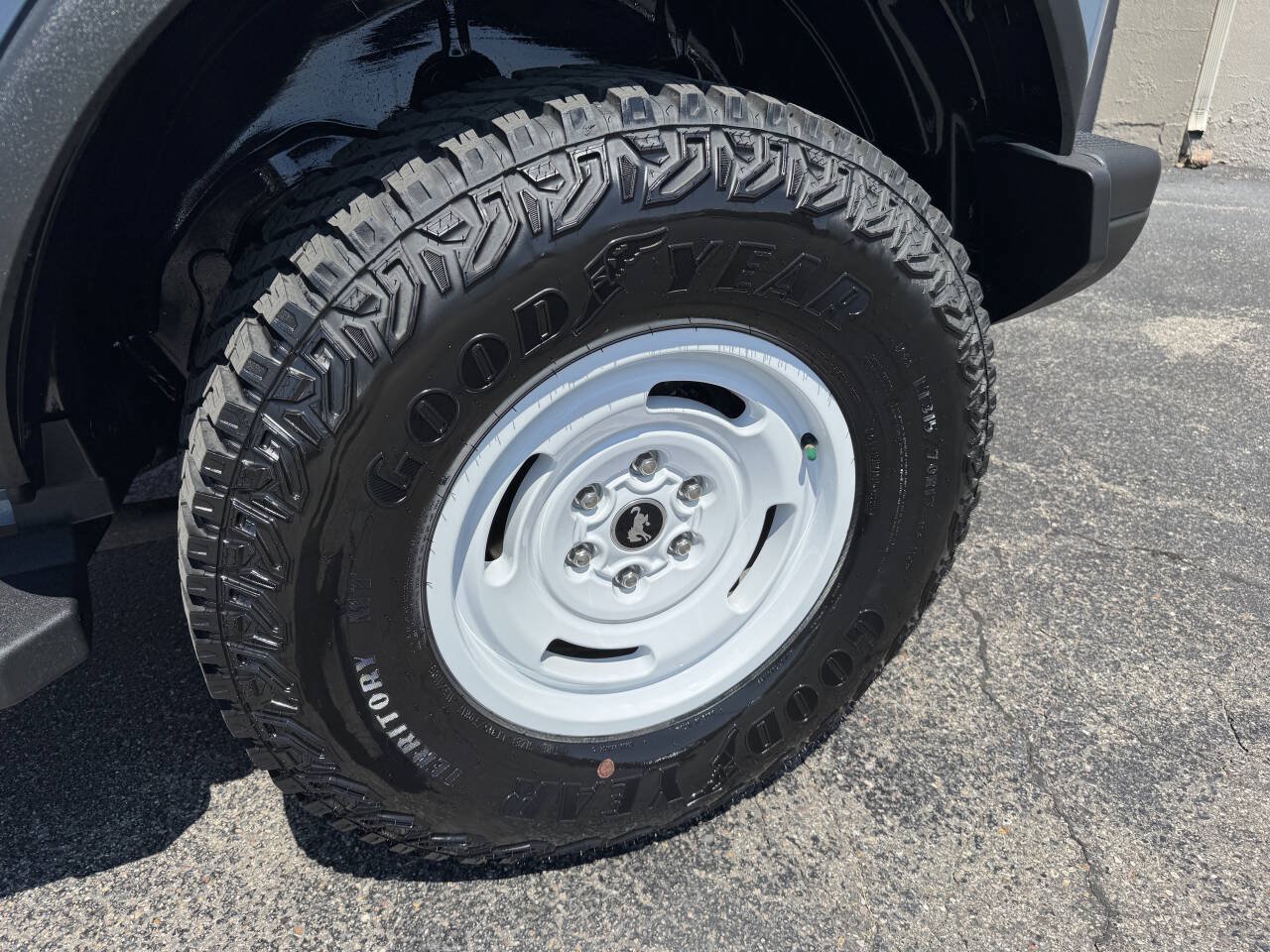 Used 2023 Ford Bronco Heritage Edition AWD/4WD image 6