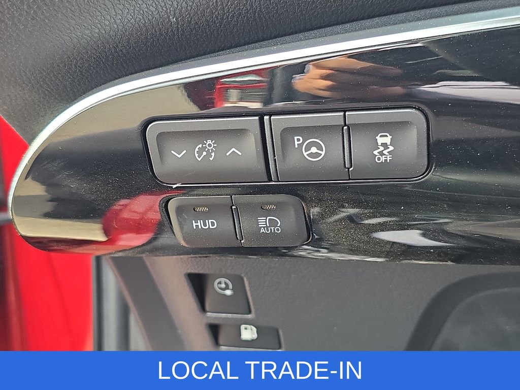 Used 2017 Toyota Prius Prime Advanced w/ Carpet Mat Package image 25