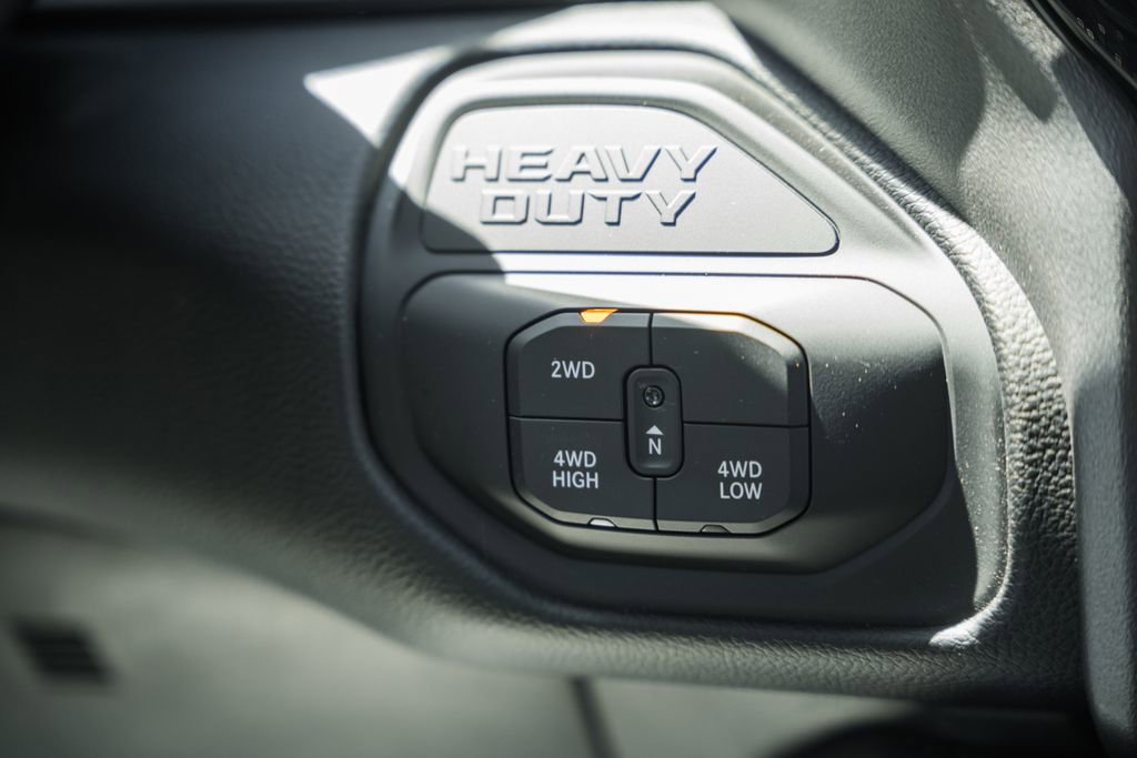 New 2026 RAM 2500 Laramie AWD/4WD image 30