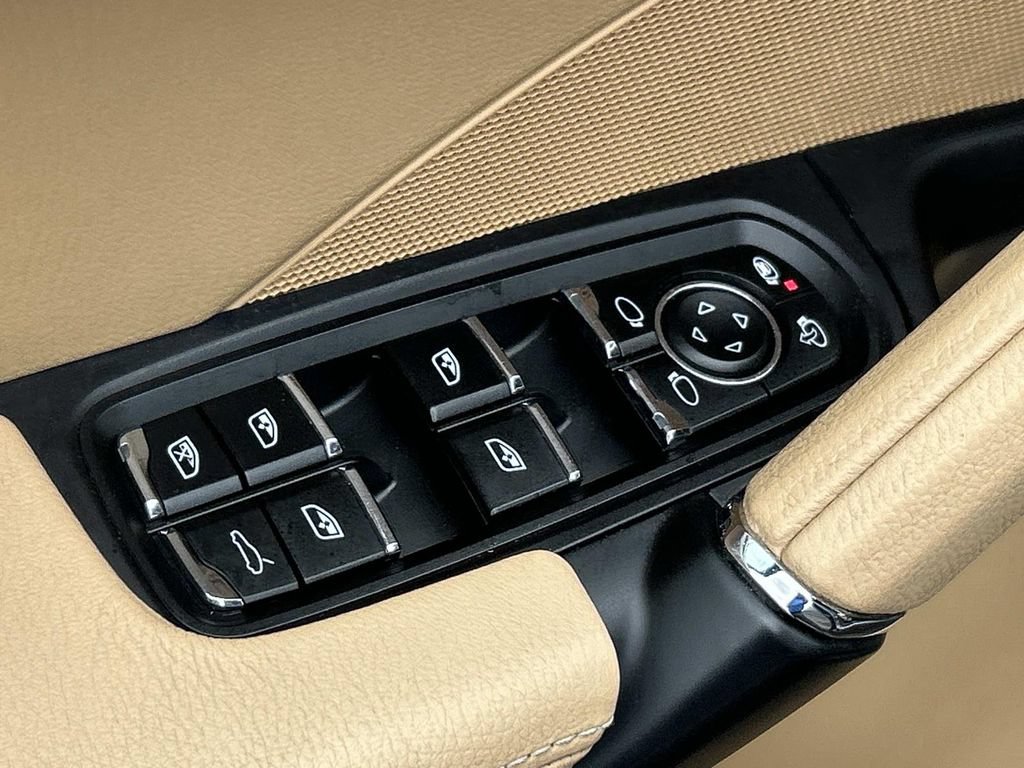 Used 2018 Porsche Cayenne S w/ Premium Package Plus AWD/4WD image 20