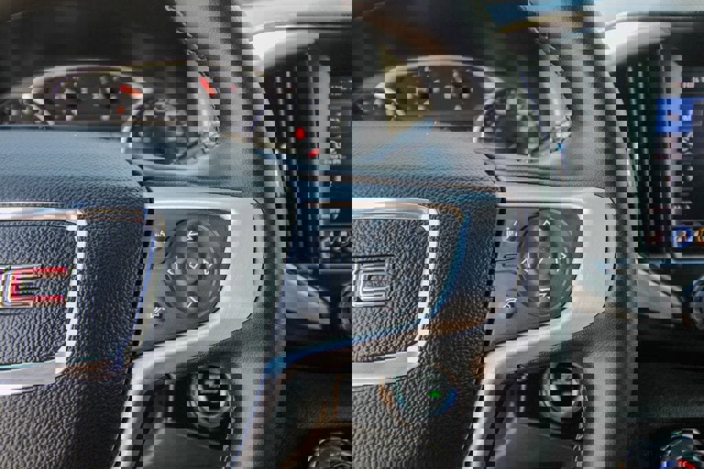 Used 2023 GMC Terrain SLT image 20