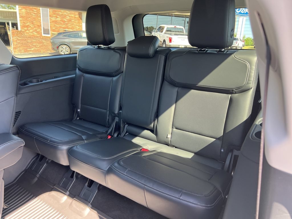New 2026 Ford Expedition Max Platinum w/ Driver's Package AWD/4WD image 18