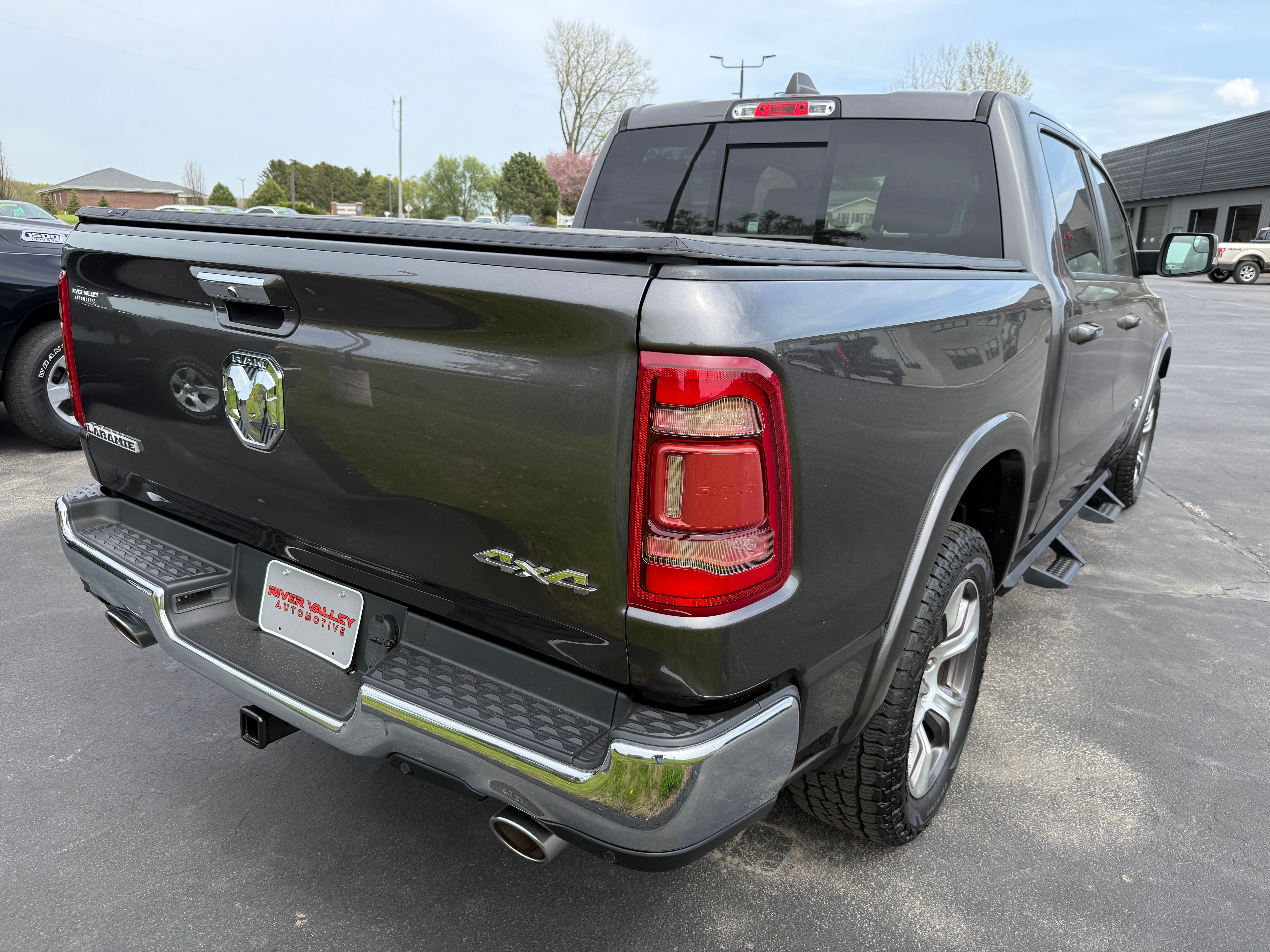 Used 2020 RAM 1500 Laramie AWD/4WD image 3