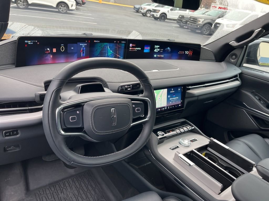 Used 2025 Lincoln Navigator L Reserve w/ Jet Appearance Package image 10