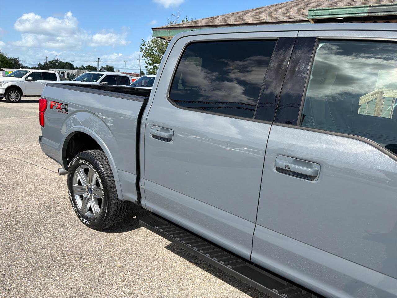 Used 2019 Ford F150 Lariat image 9