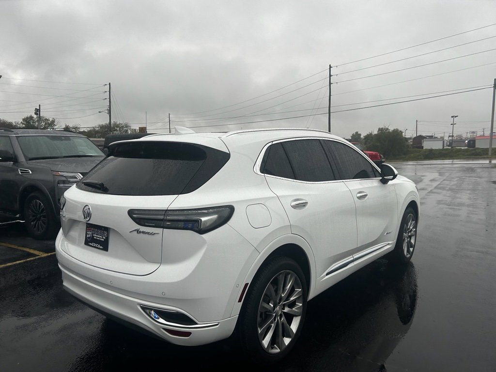 Used 2021 Buick Envision Avenir w/ Technology Package II image 3