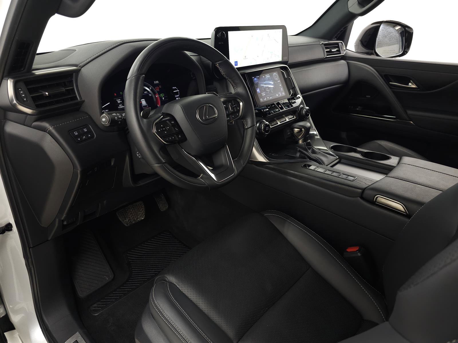 Used 2024 Lexus LX 600 4WD w/ Appearance Package image 18