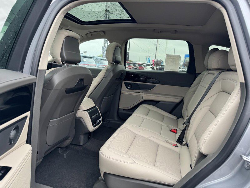 New 2025 Lincoln Nautilus Premier w/ Equipment Group 102A AWD/4WD image 12