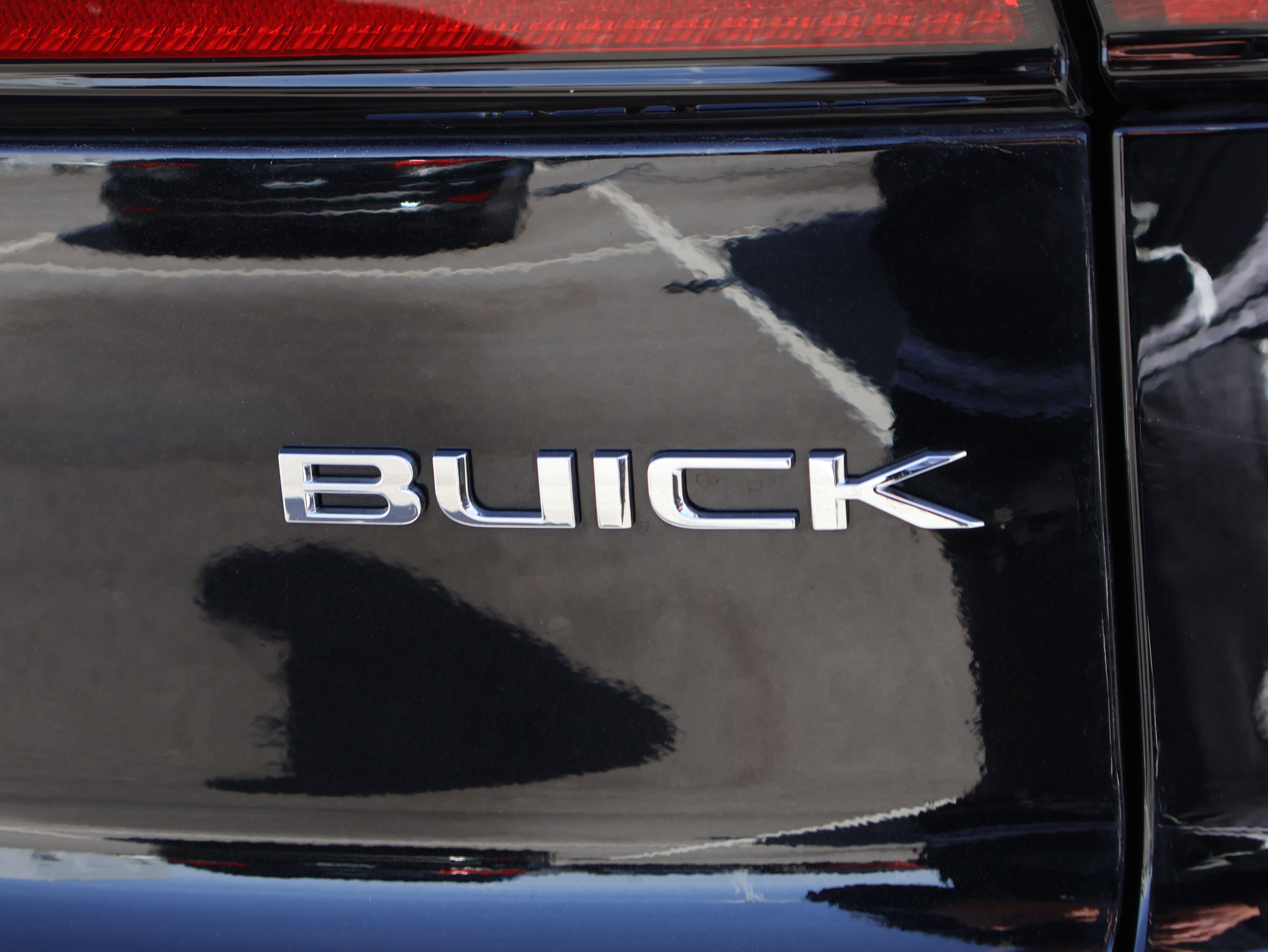 Used 2025 Buick Enclave Preferred image 16