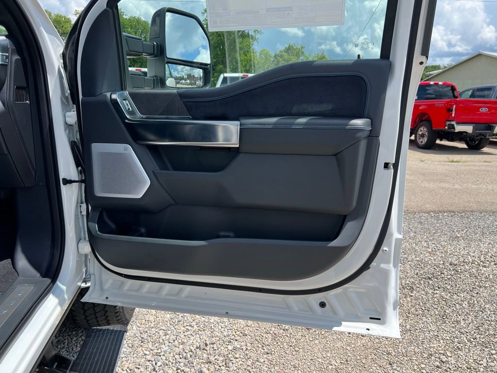 New 2025 Ford F250 Platinum w/ FX4 Off-Road Package image 22