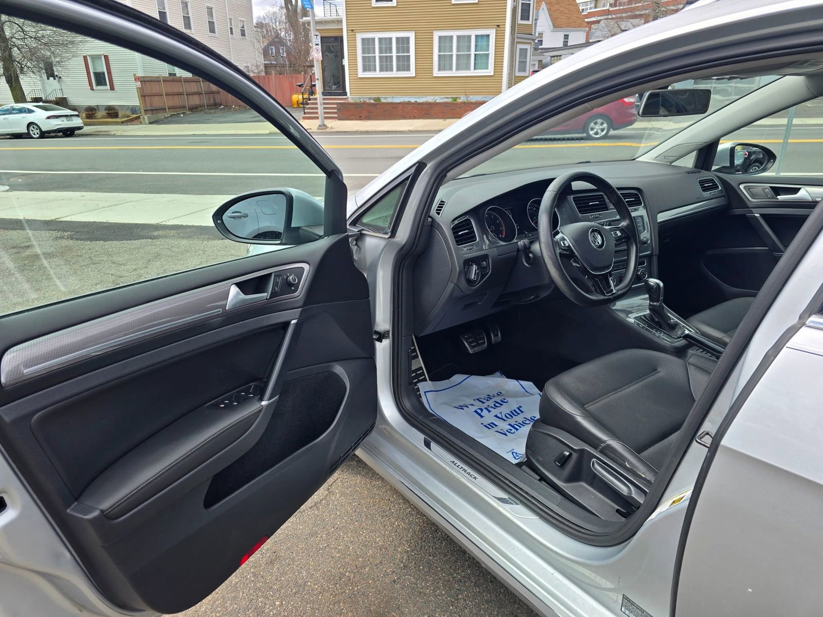 Used 2017 Volkswagen Golf Alltrack SEL image 6