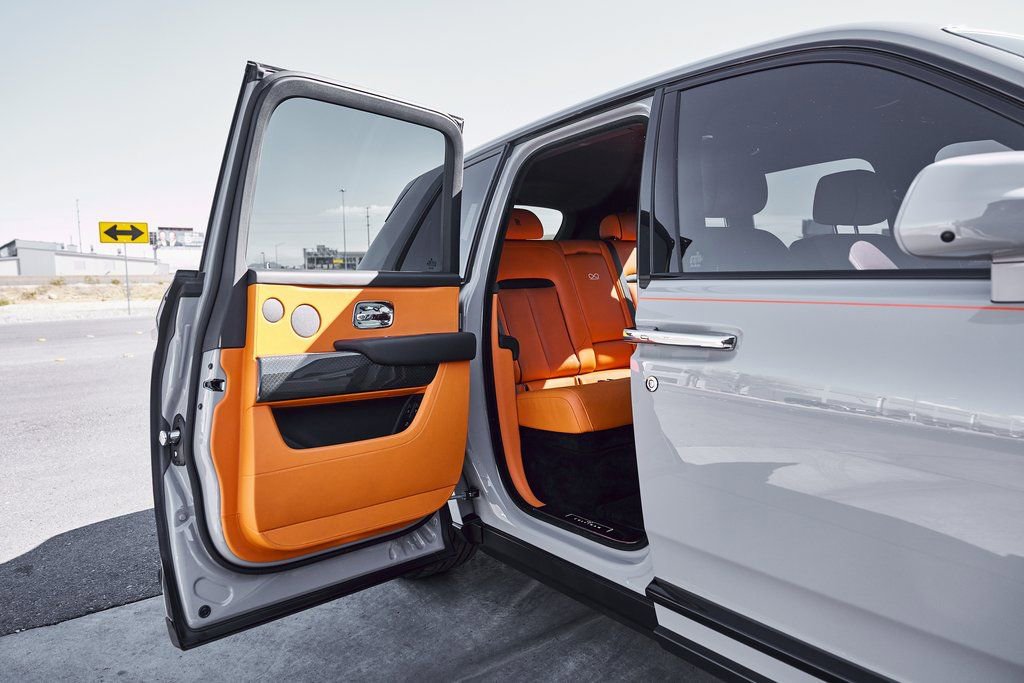 Used 2024 Rolls-Royce Cullinan Black Badge image 27