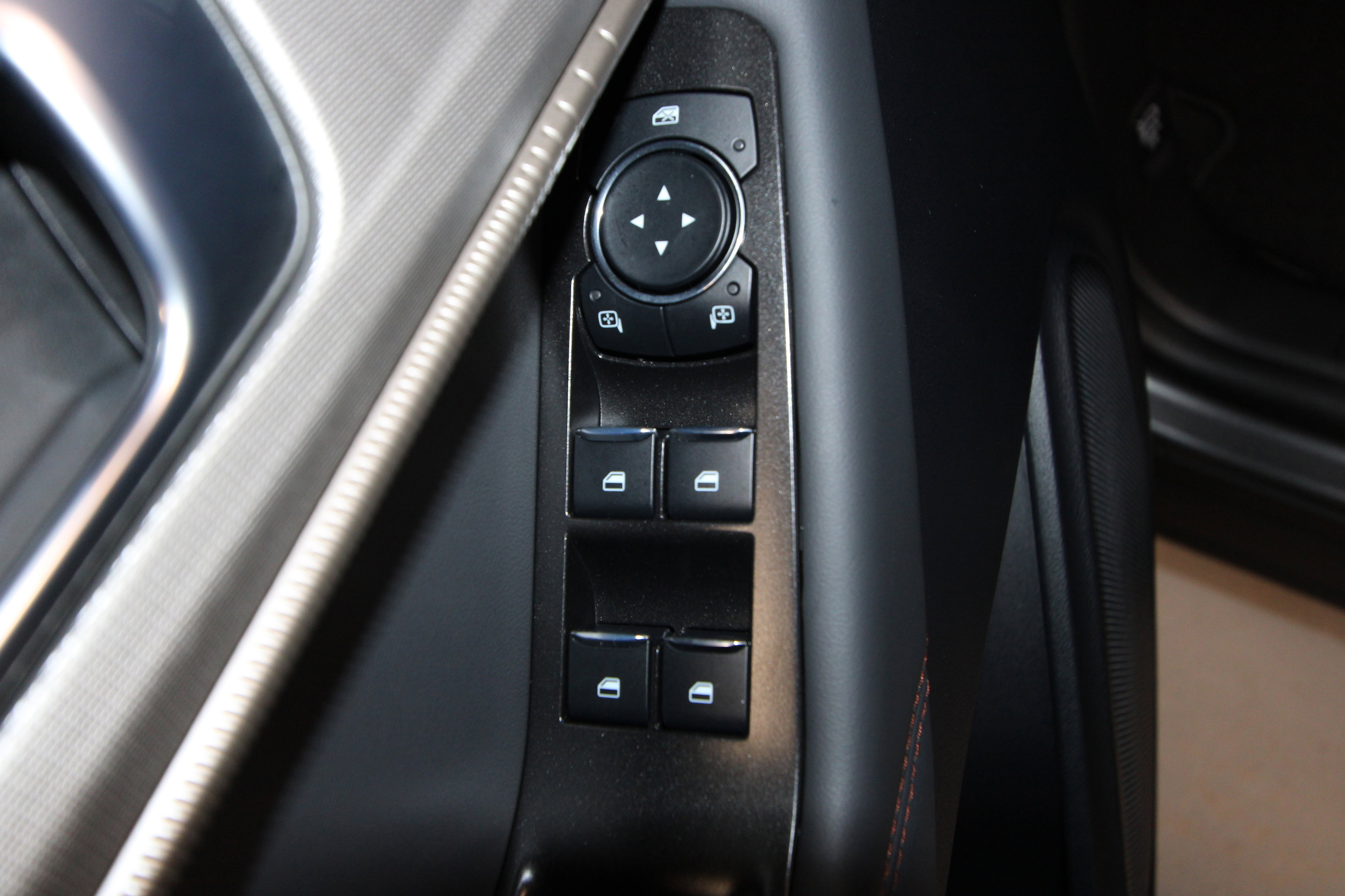 New 2026 Ford Explorer Active image 5